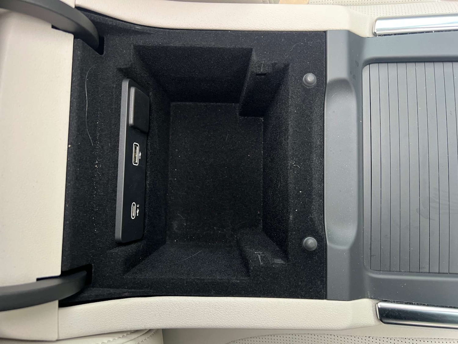 Used Jaguar XF 2024 for sale - 76933028: Photo 49