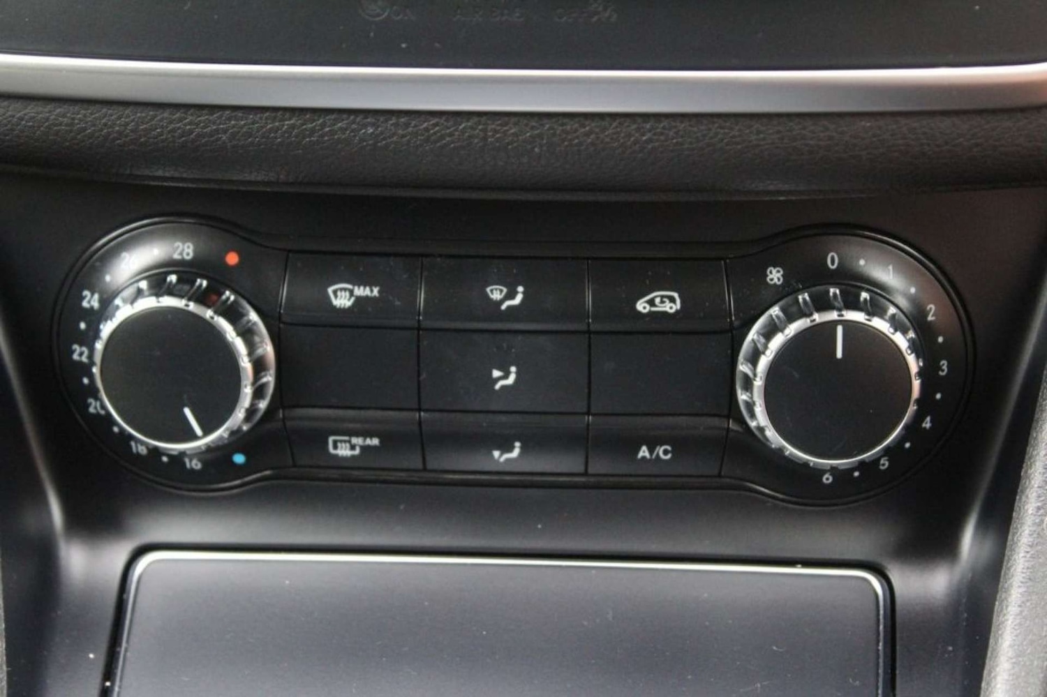 Used Mercedes-Benz GLA 2018 for sale - 76776842: Photo 36