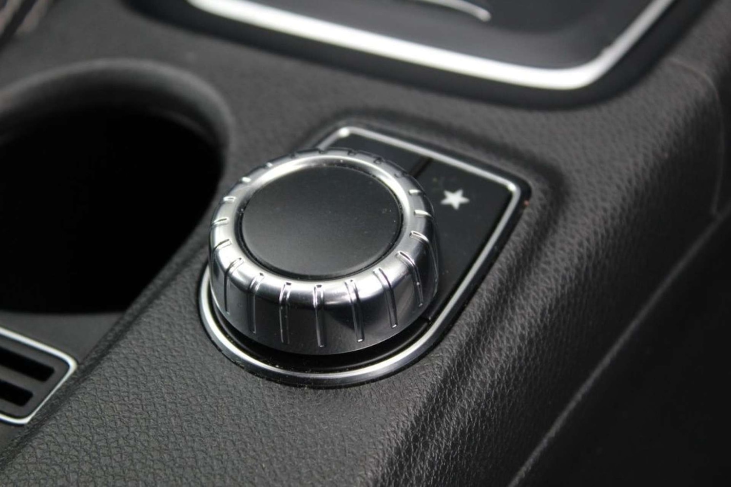 Used Mercedes-Benz GLA 2018 for sale - 76776842: Photo 37