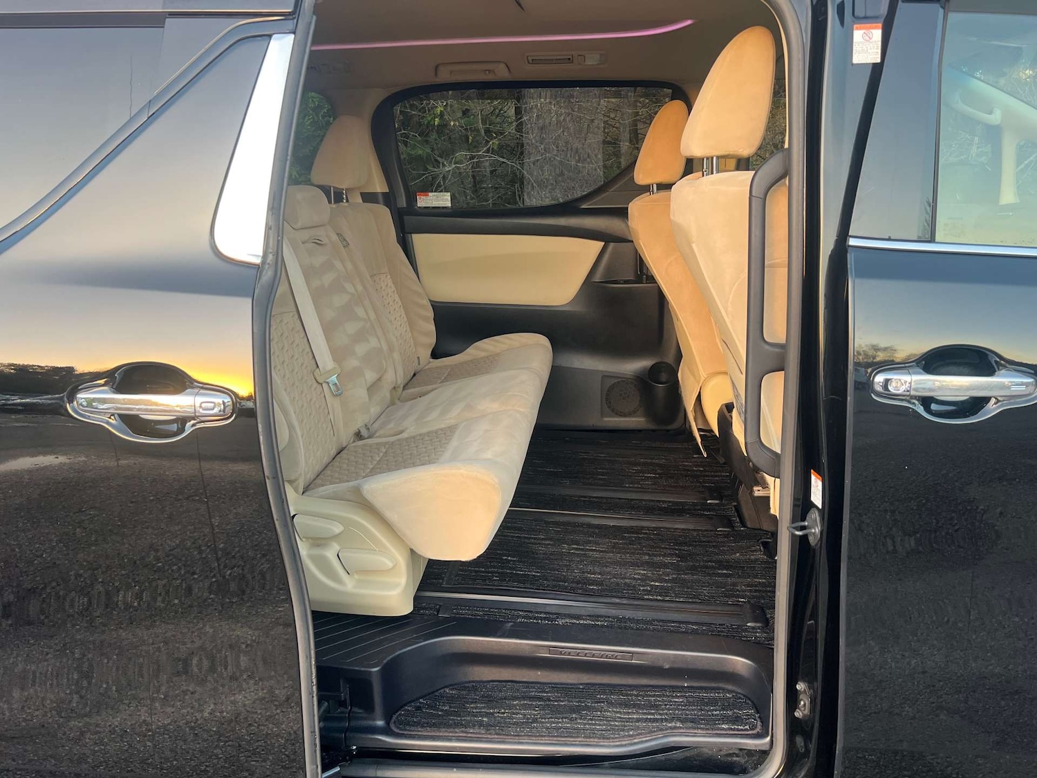 Used Toyota Vellfire 2015 for sale - 76830942: Photo 21