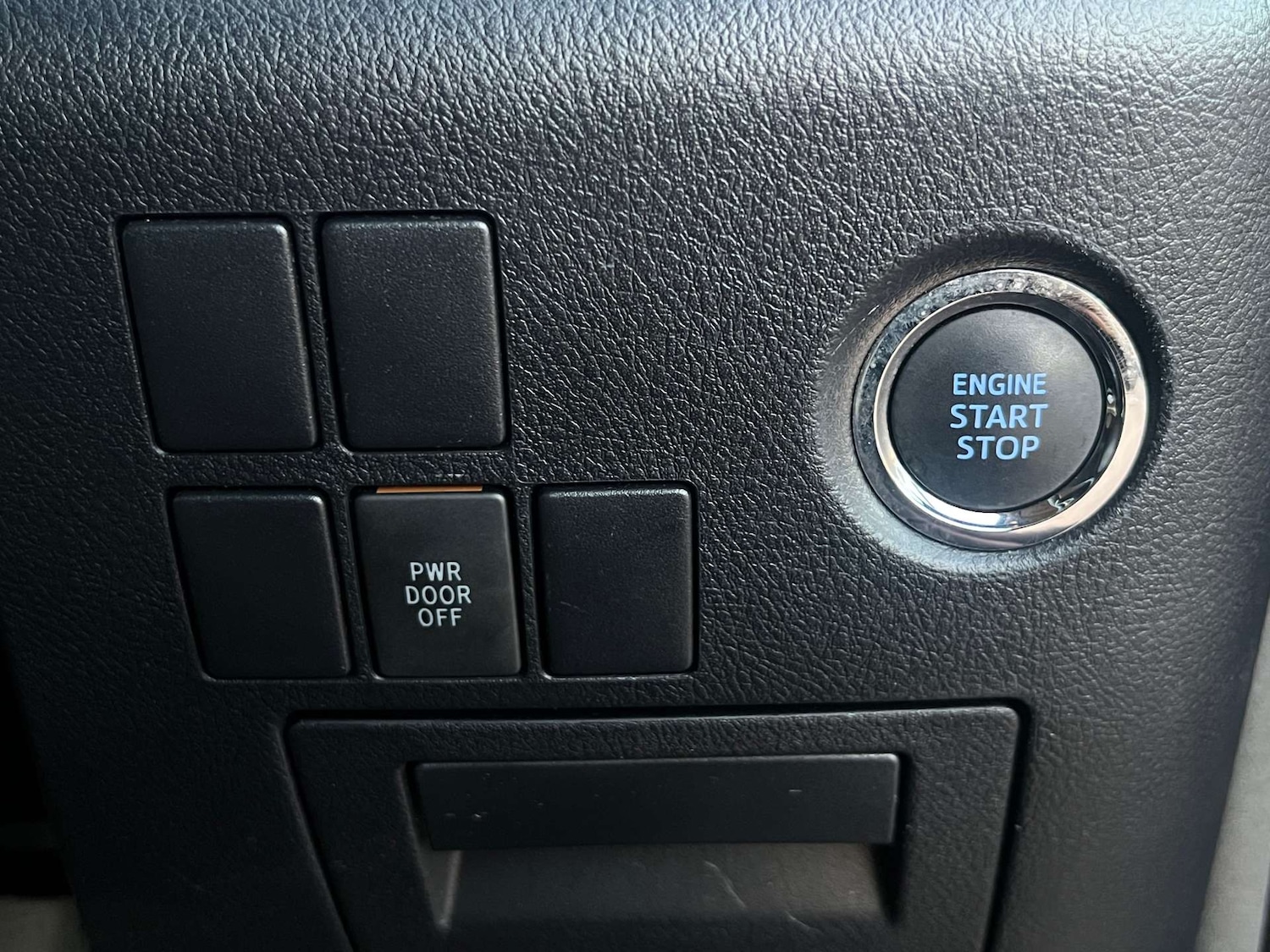 Used Toyota Vellfire 2015 for sale - 76830942: Photo 27