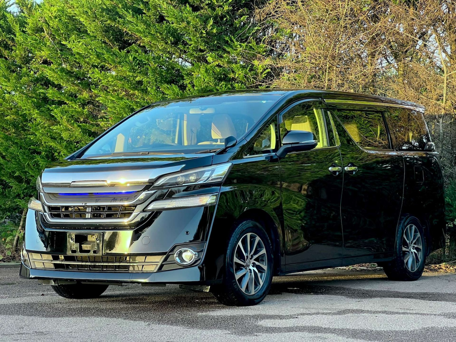 Used Toyota Vellfire 2015 for sale - 76830942: Photo 4