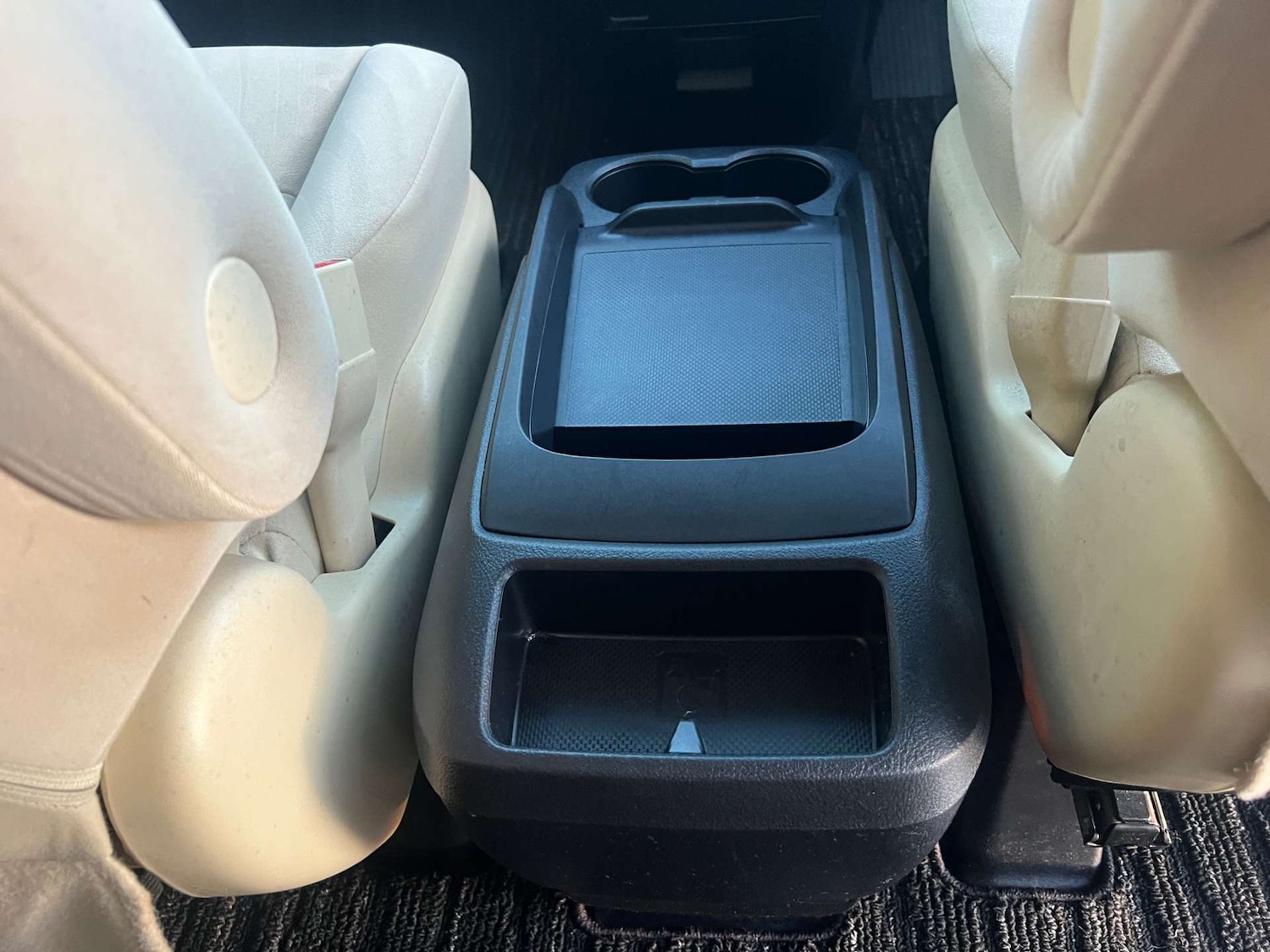 Used Toyota Vellfire 2015 for sale - 76830942: Photo 42