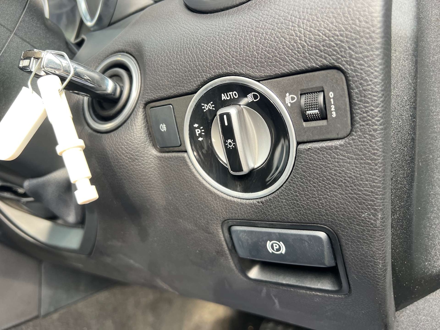 Used Mercedes-Benz SLK 2016 for sale - 76776904: Photo 23