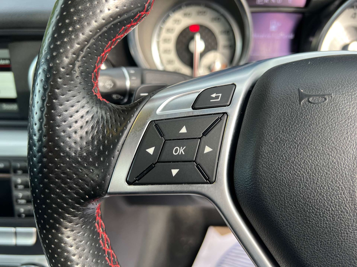 Used Mercedes-Benz SLK 2016 for sale - 76776904: Photo 26