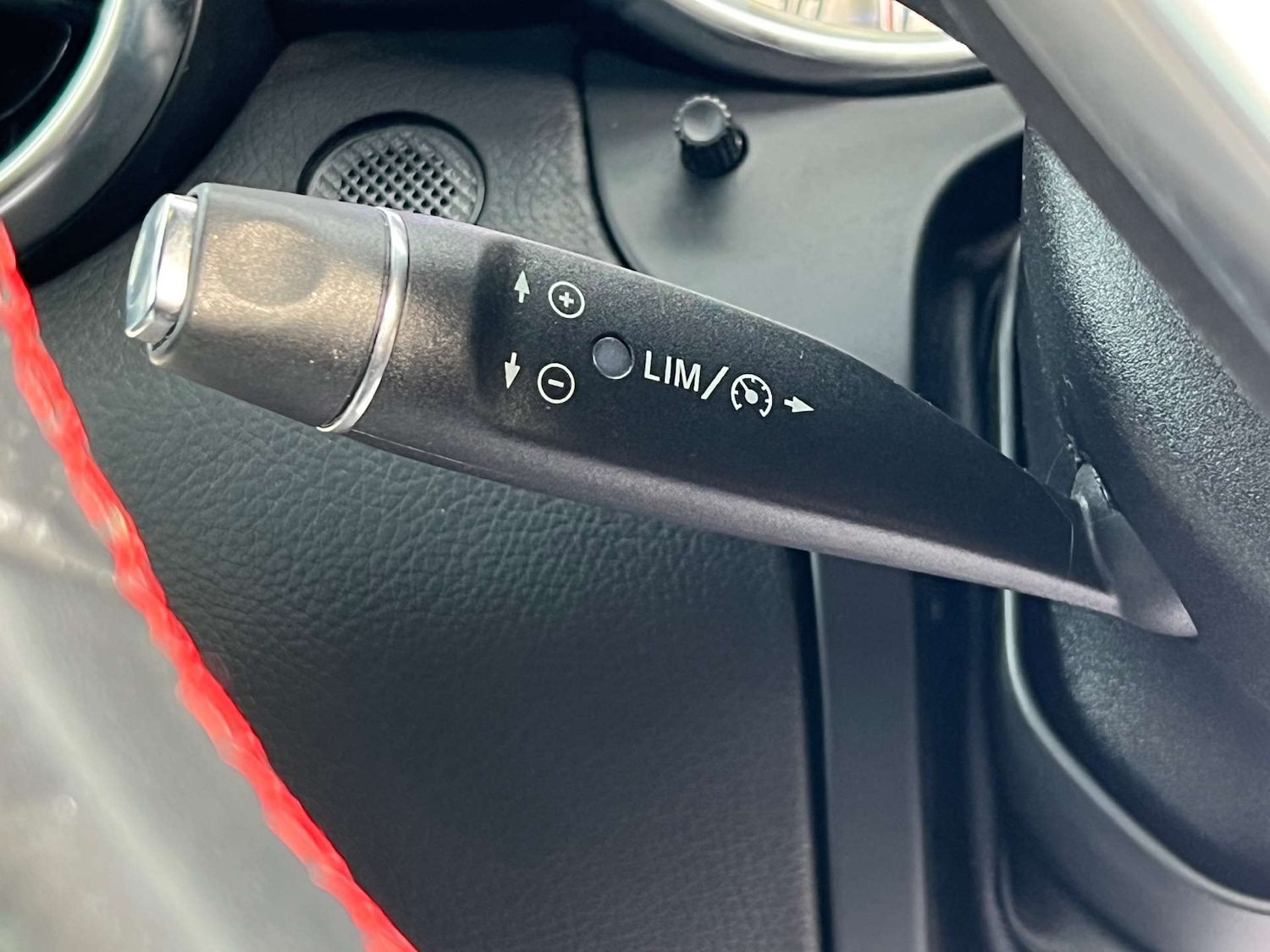 Used Mercedes-Benz SLK 2016 for sale - 76776904: Photo 29