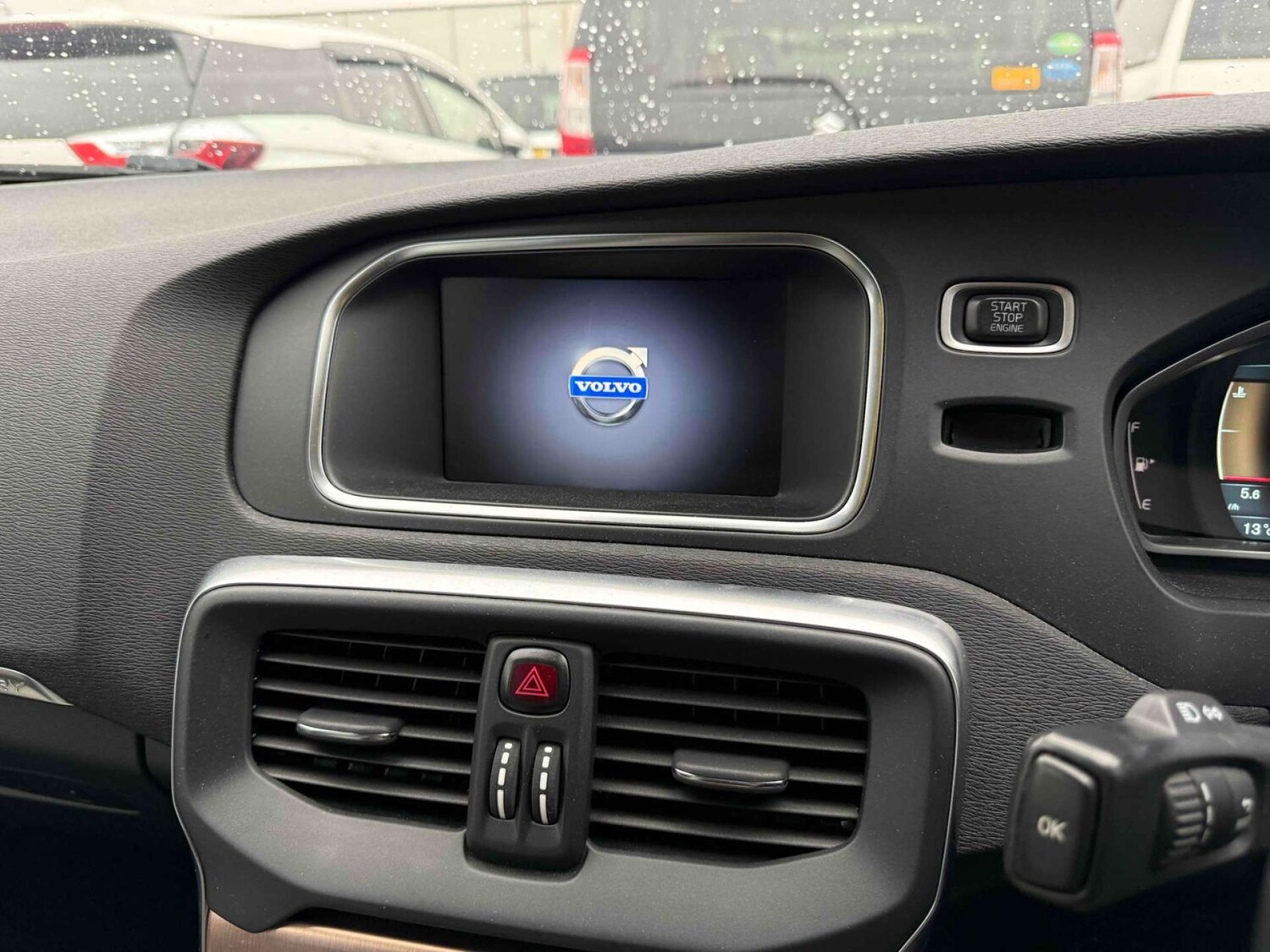 Used Volvo V40 2014 for sale - 77762346: Photo 14