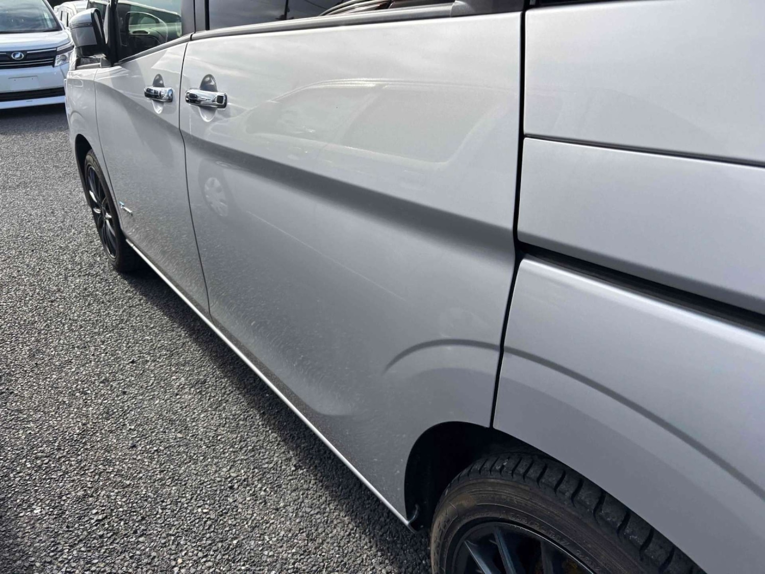 Used Nissan Serena 2016 for sale - 77762376: Photo 11