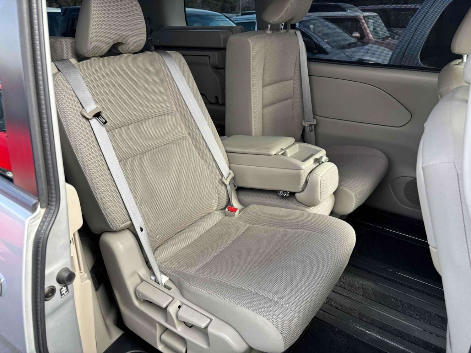 Used Nissan Serena 2016 for sale - 77762376: Photo 14