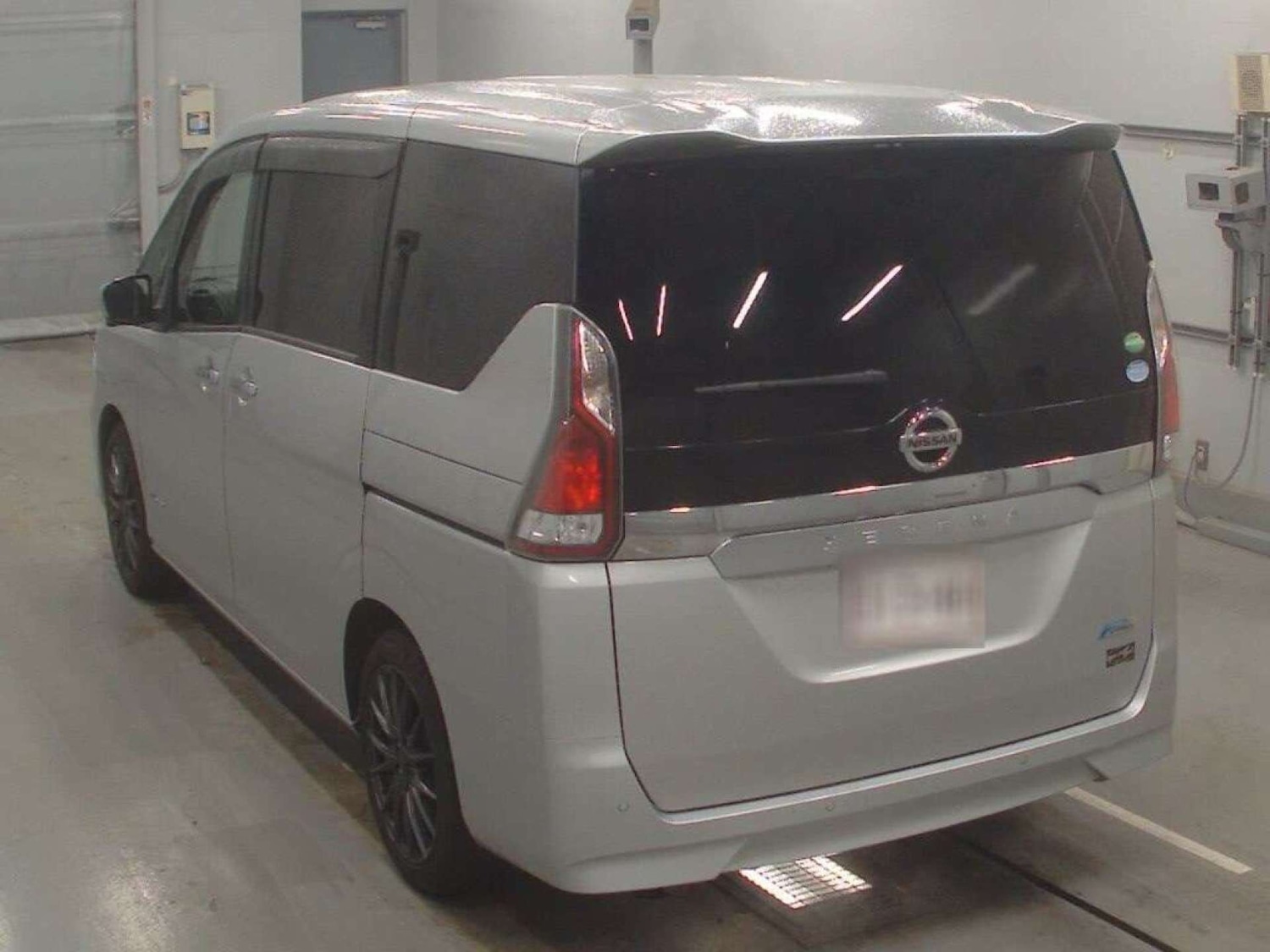 Used Nissan Serena 2016 for sale - 77762376: Photo 6