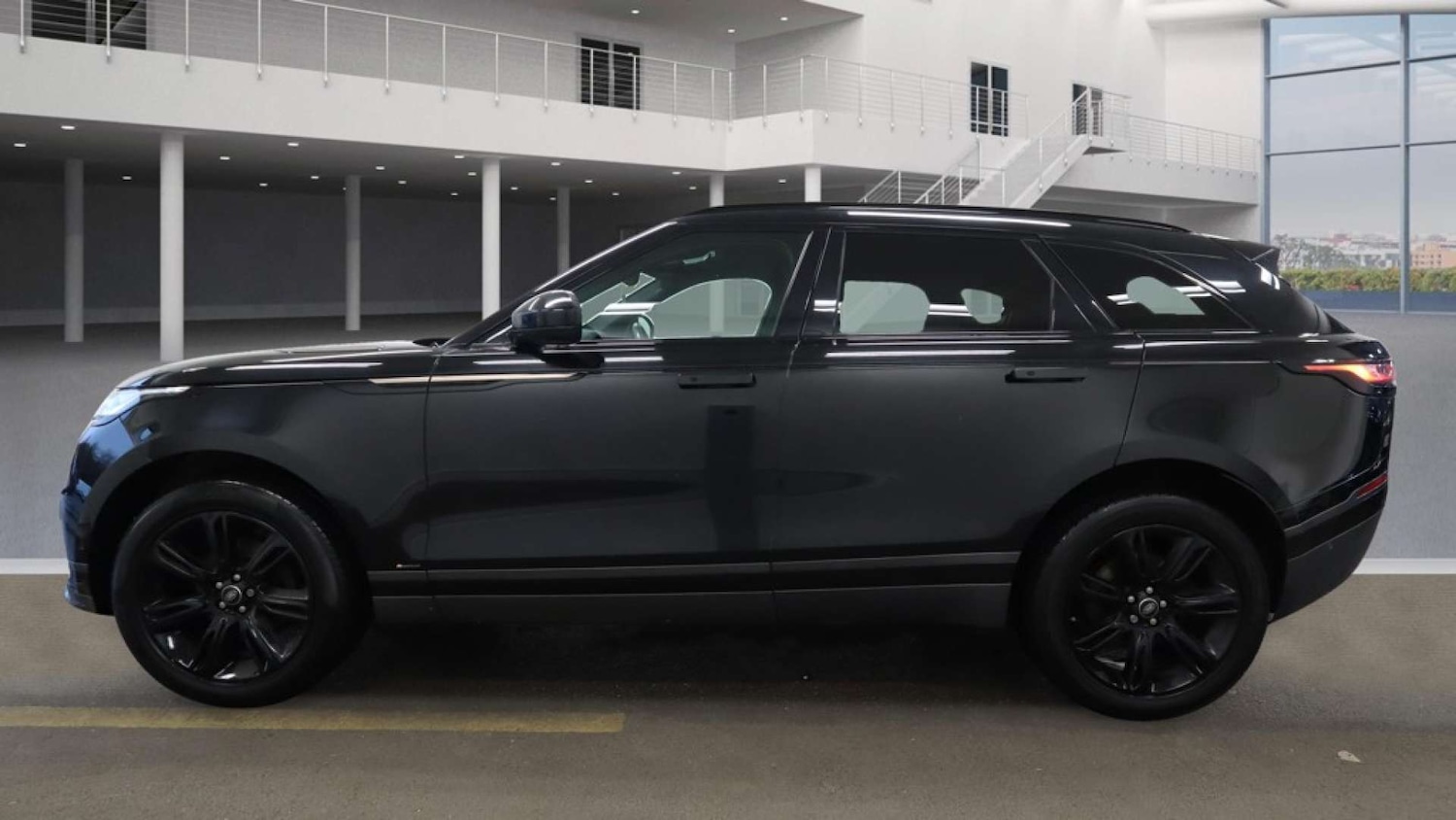 Used Land Rover Range Rover Velar 2018 for sale - 76834600: Photo 5