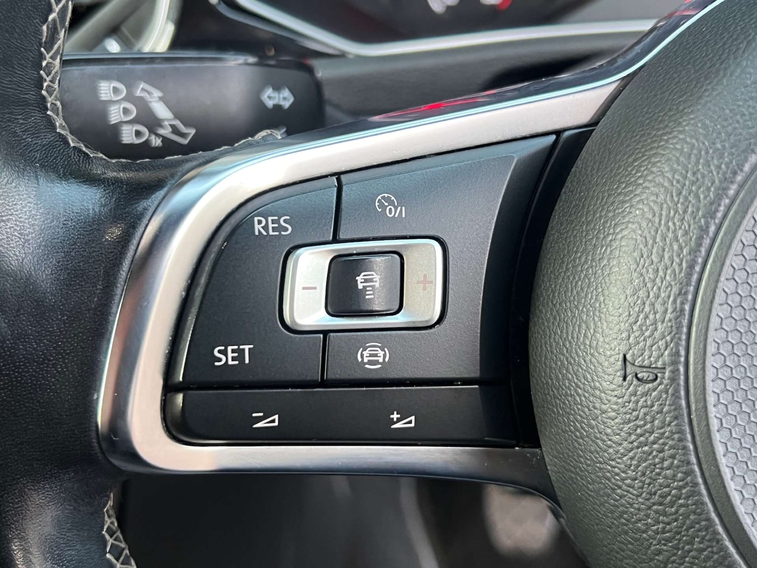 Used Volkswagen T-Roc 2021 for sale - 76776912: Photo 29