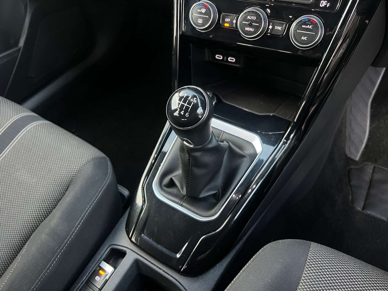 Used Volkswagen T-Roc 2021 for sale - 76776912: Photo 38