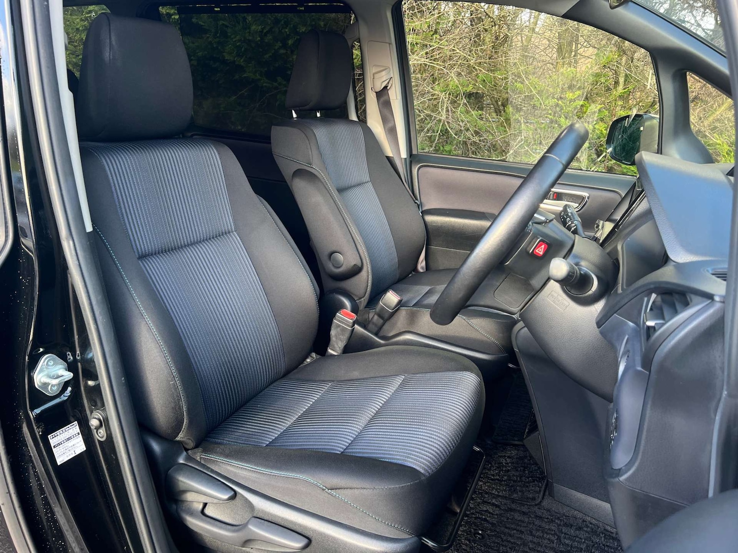 Used Toyota Voxy 2014 for sale - 76971061: Photo 19