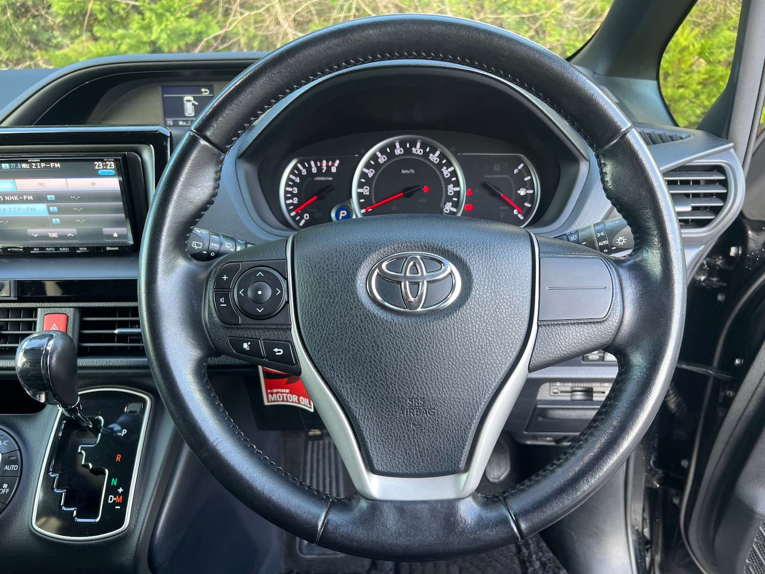 Used Toyota Voxy 2014 for sale - 76971061: Photo 26