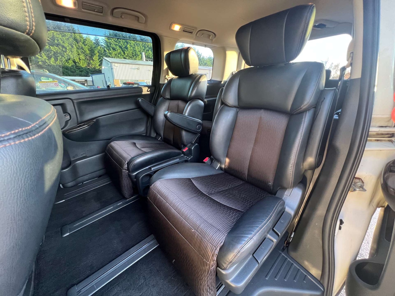 Used Nissan Elgrand 2014 for sale - 76948237: Photo 22