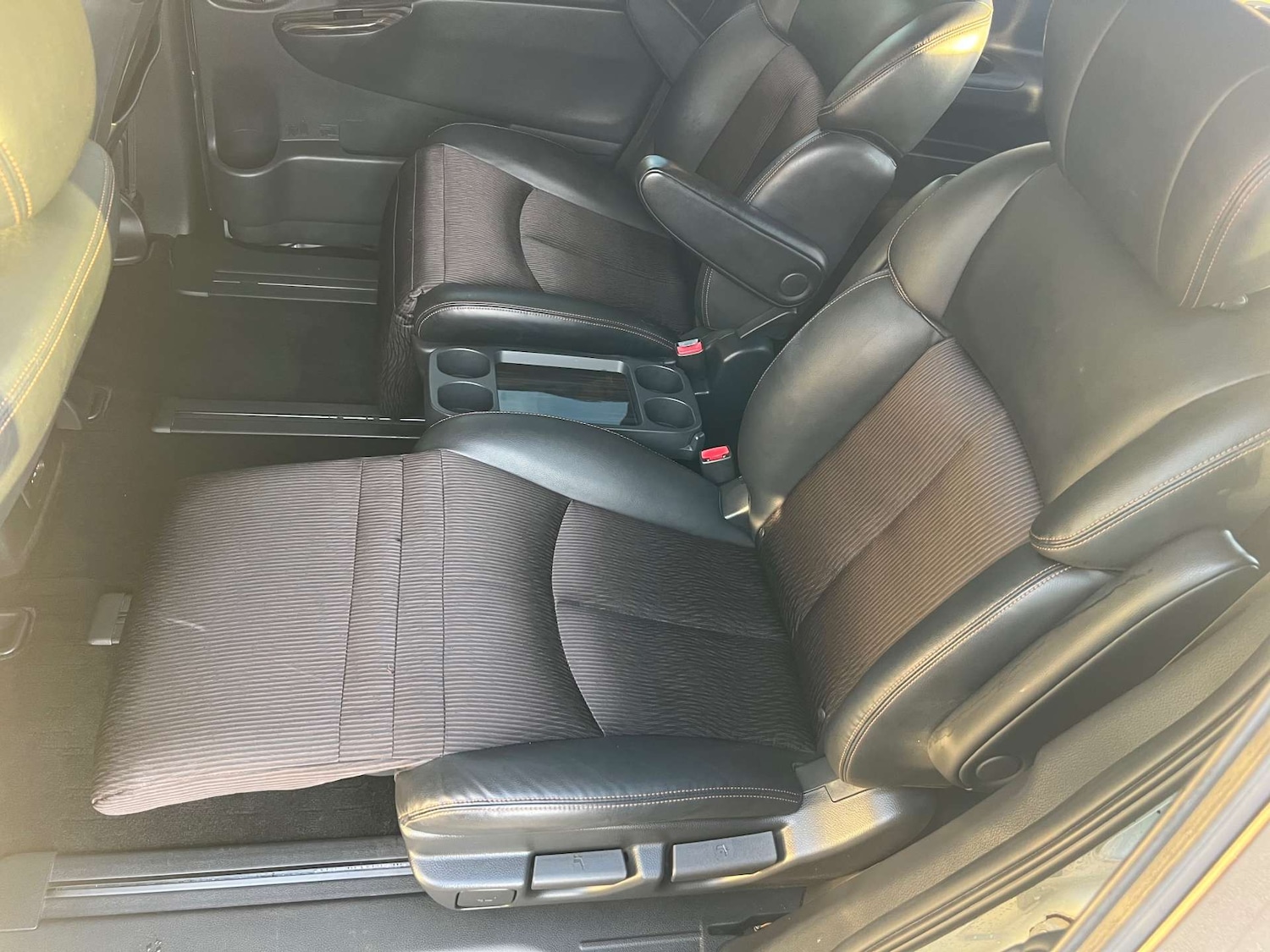 Used Nissan Elgrand 2014 for sale - 76948237: Photo 26