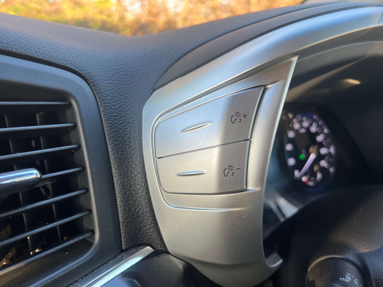 Used Nissan Elgrand 2014 for sale - 76948237: Photo 39