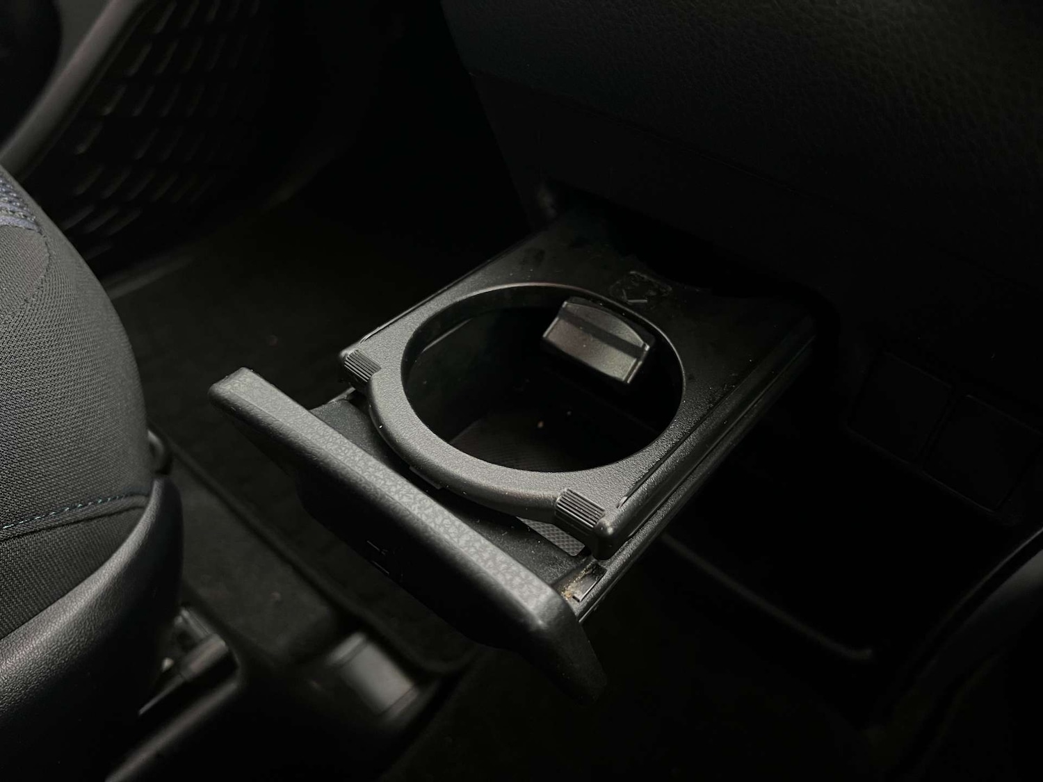 Used Toyota Voxy 2014 for sale - 76973946: Photo 32