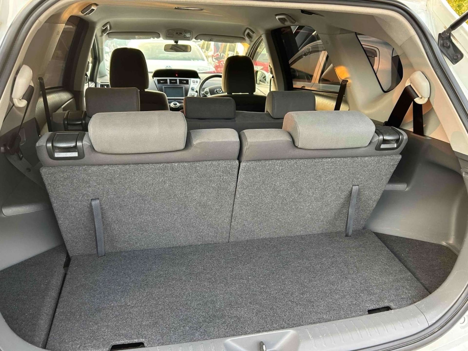 Used Toyota Prius+ 2014 for sale - 77022362: Photo 9