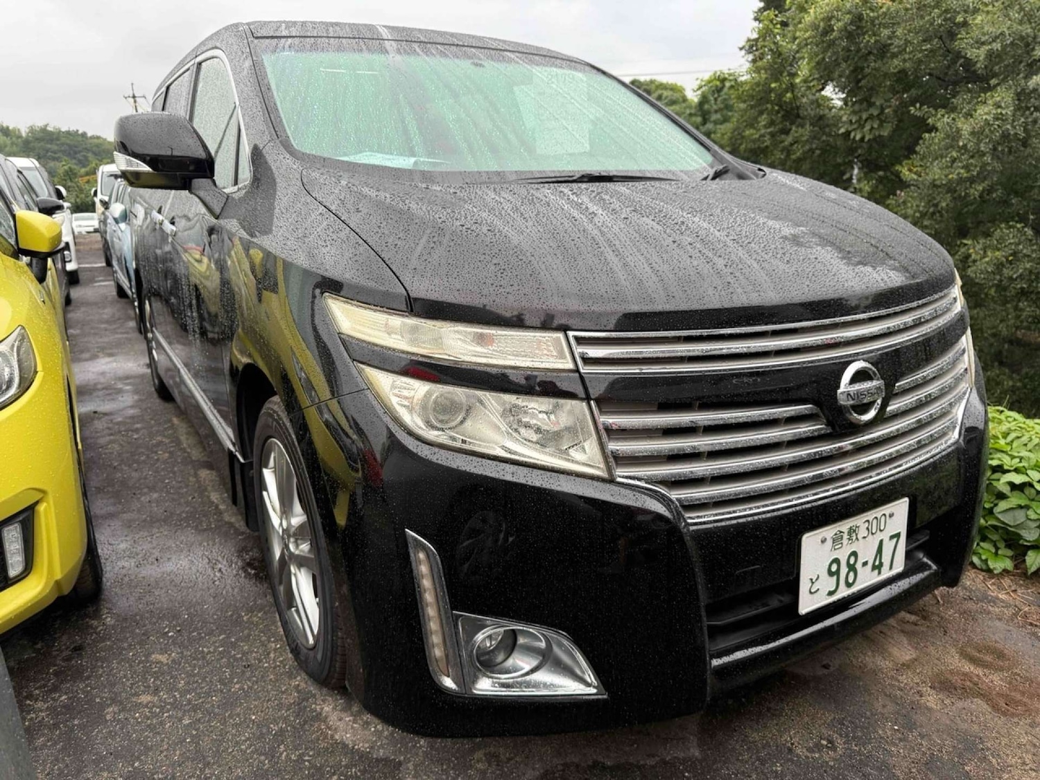 Used Nissan Elgrand 2012 for sale - 76971080: Photo 2