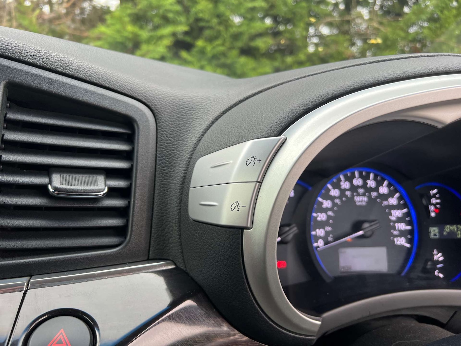 Used Nissan Elgrand 2012 for sale - 76971080: Photo 29