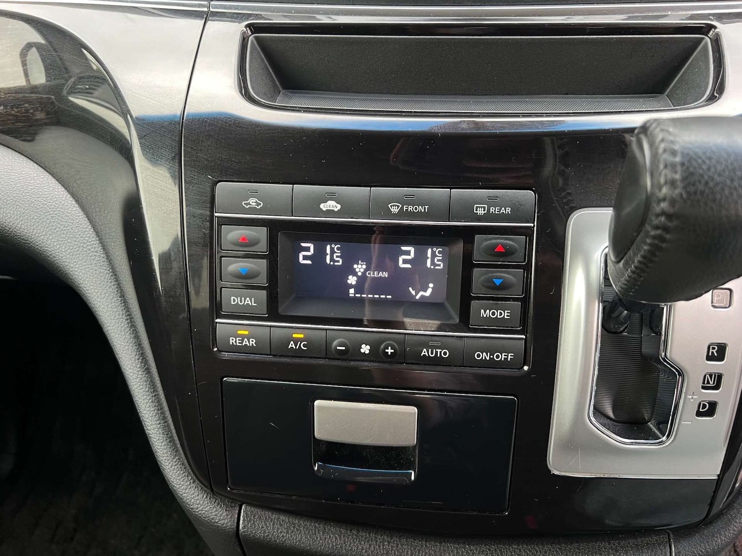 Used Nissan Elgrand 2012 for sale - 76971080: Photo 35