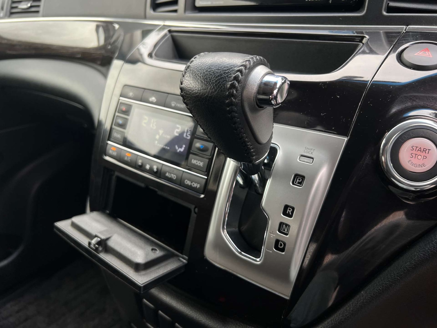 Used Nissan Elgrand 2012 for sale - 76971080: Photo 36