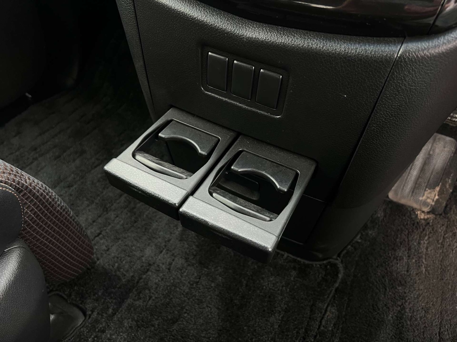 Used Nissan Elgrand 2012 for sale - 76971080: Photo 38