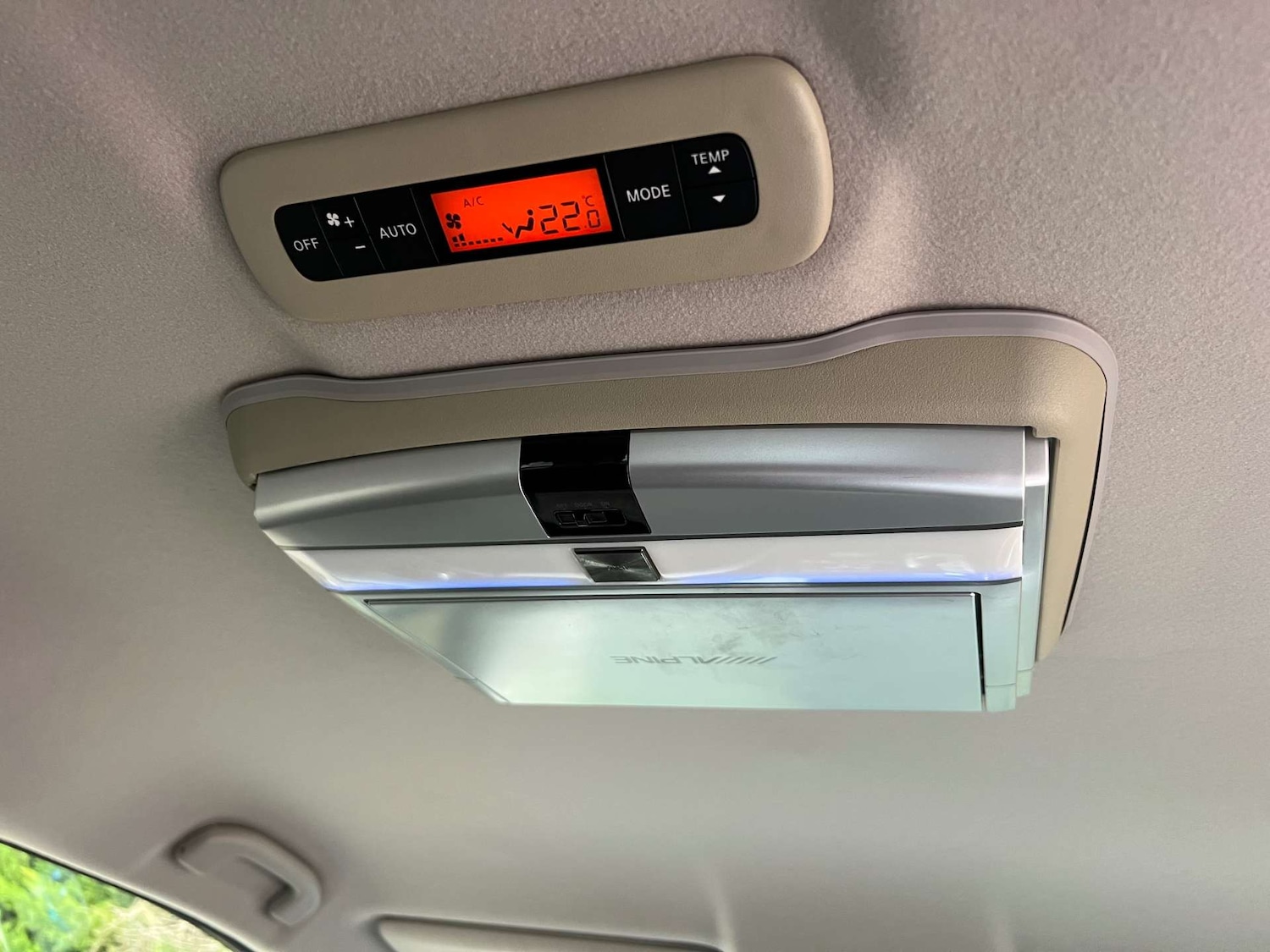 Used Nissan Elgrand 2012 for sale - 76971080: Photo 43