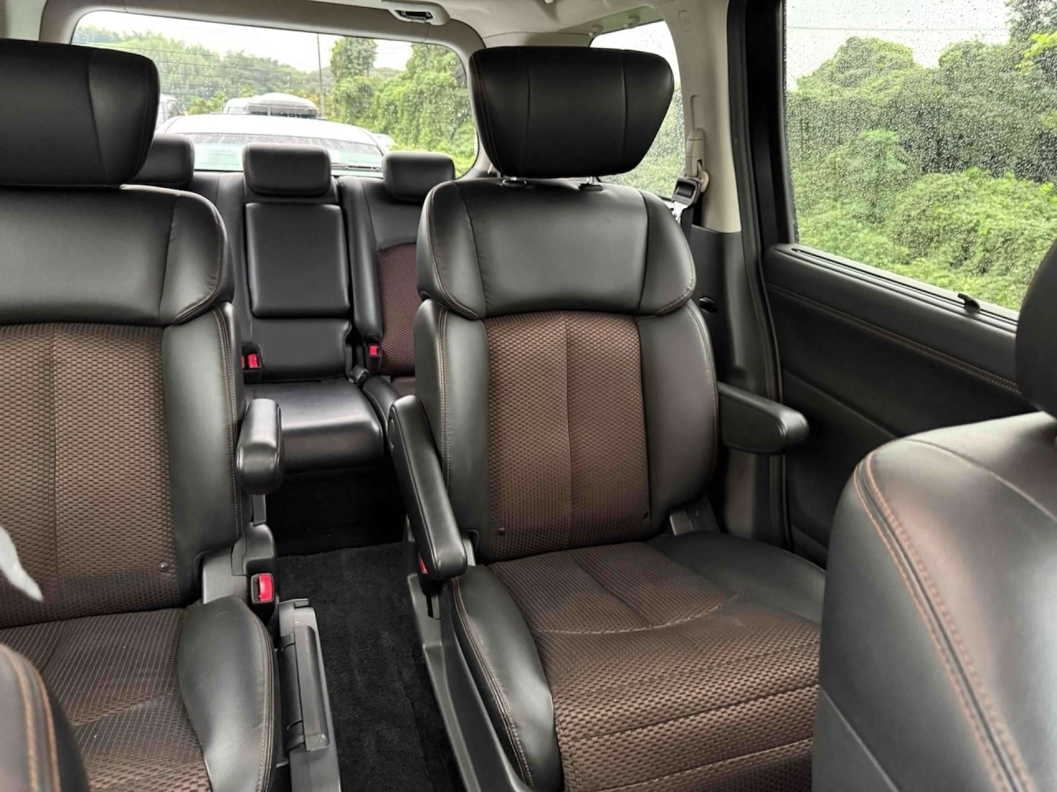 Used Nissan Elgrand 2012 for sale - 76971080: Photo 8