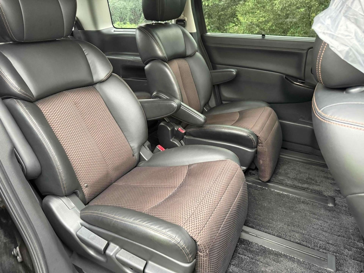 Used Nissan Elgrand 2012 for sale - 76971080: Photo 9