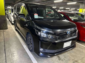 Used Toyota Voxy 2015 for sale - 76973945: Photo
