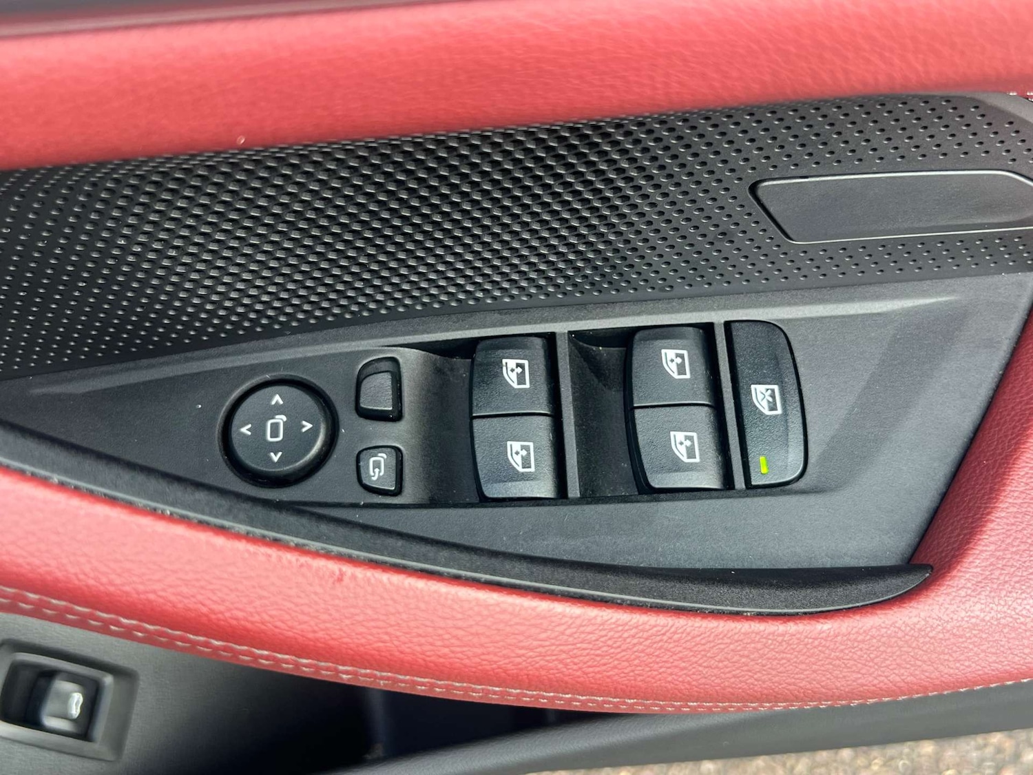 Used BMW i4 2022 for sale - 76776996: Photo 17