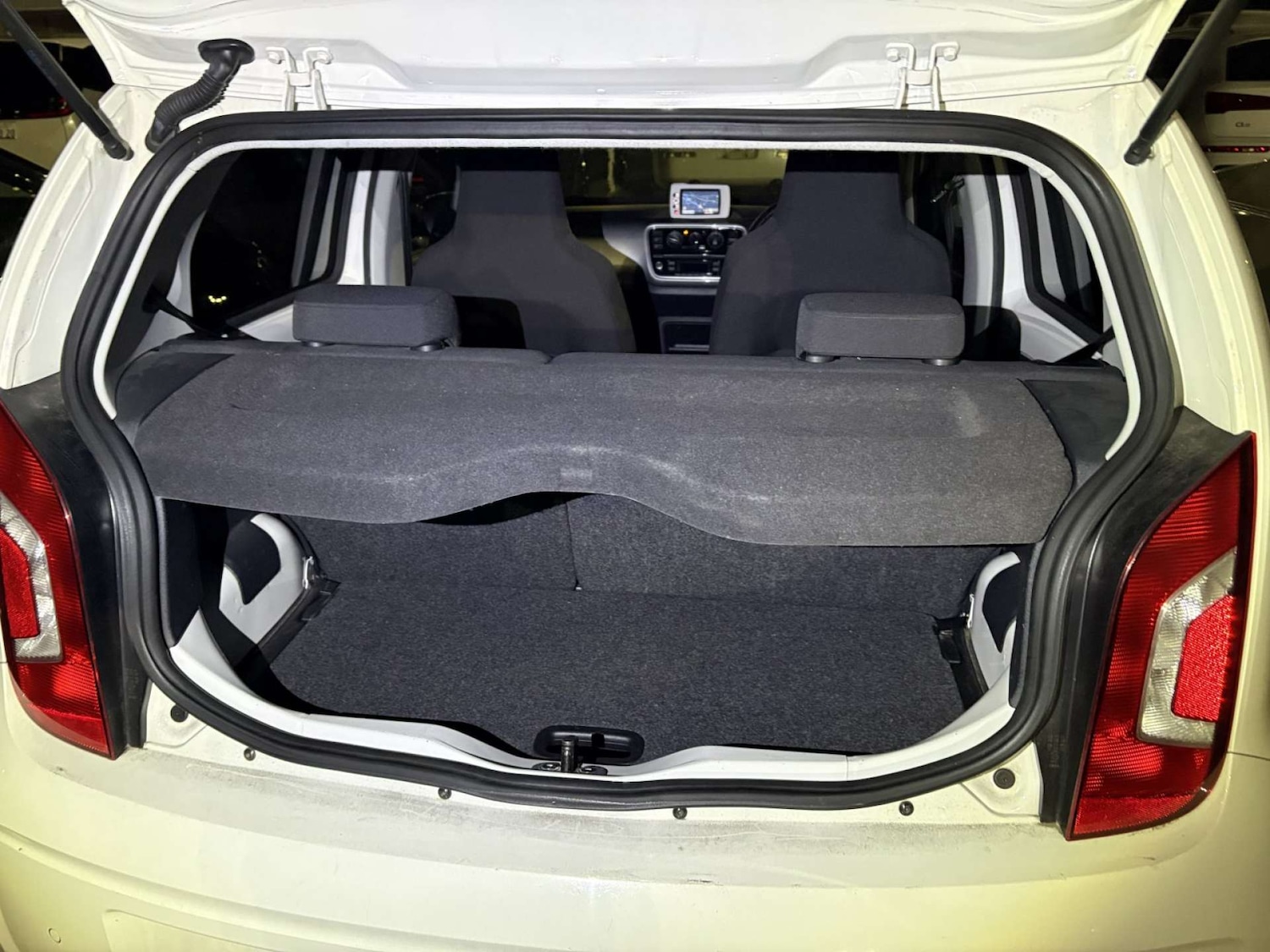 Used Volkswagen up! 2013 for sale - 78152285: Photo 11