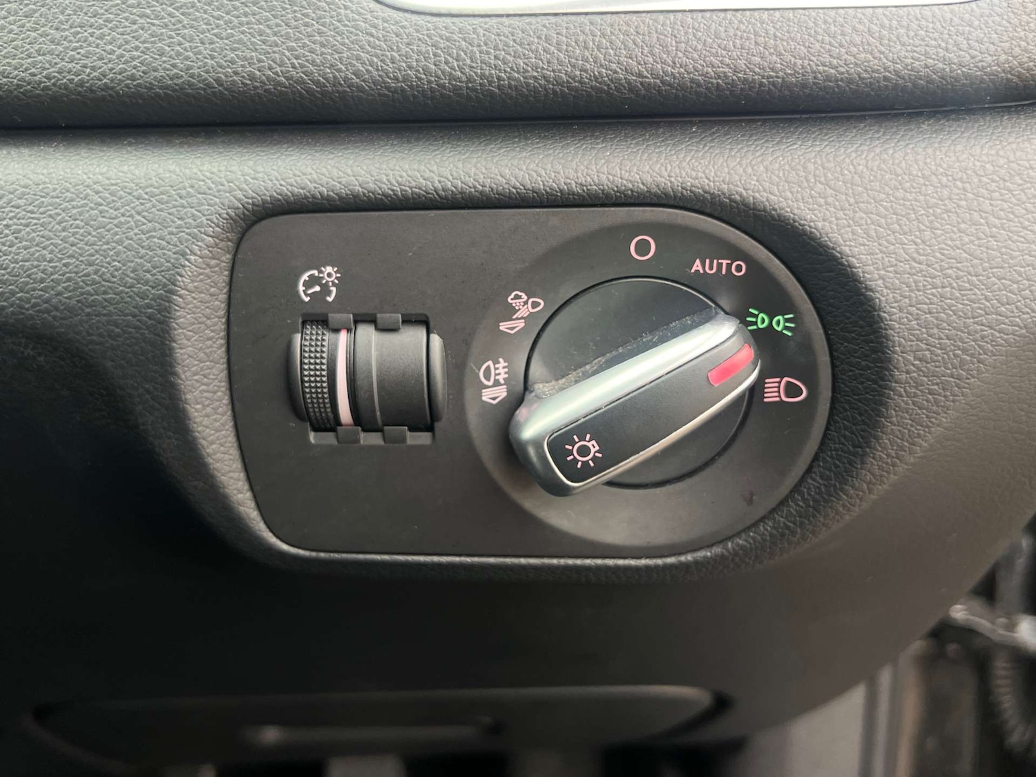 Used Audi Q3 2015 for sale - 77916368: Photo 22