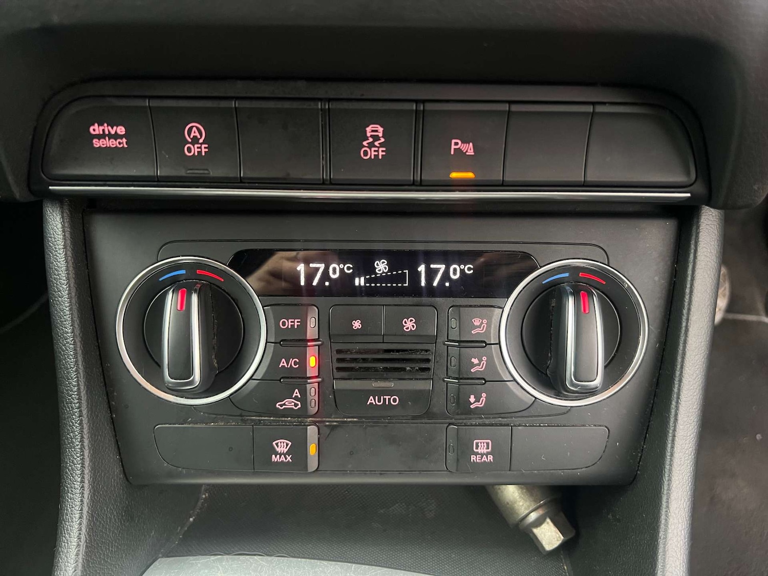 Used Audi Q3 2015 for sale - 77916368: Photo 35