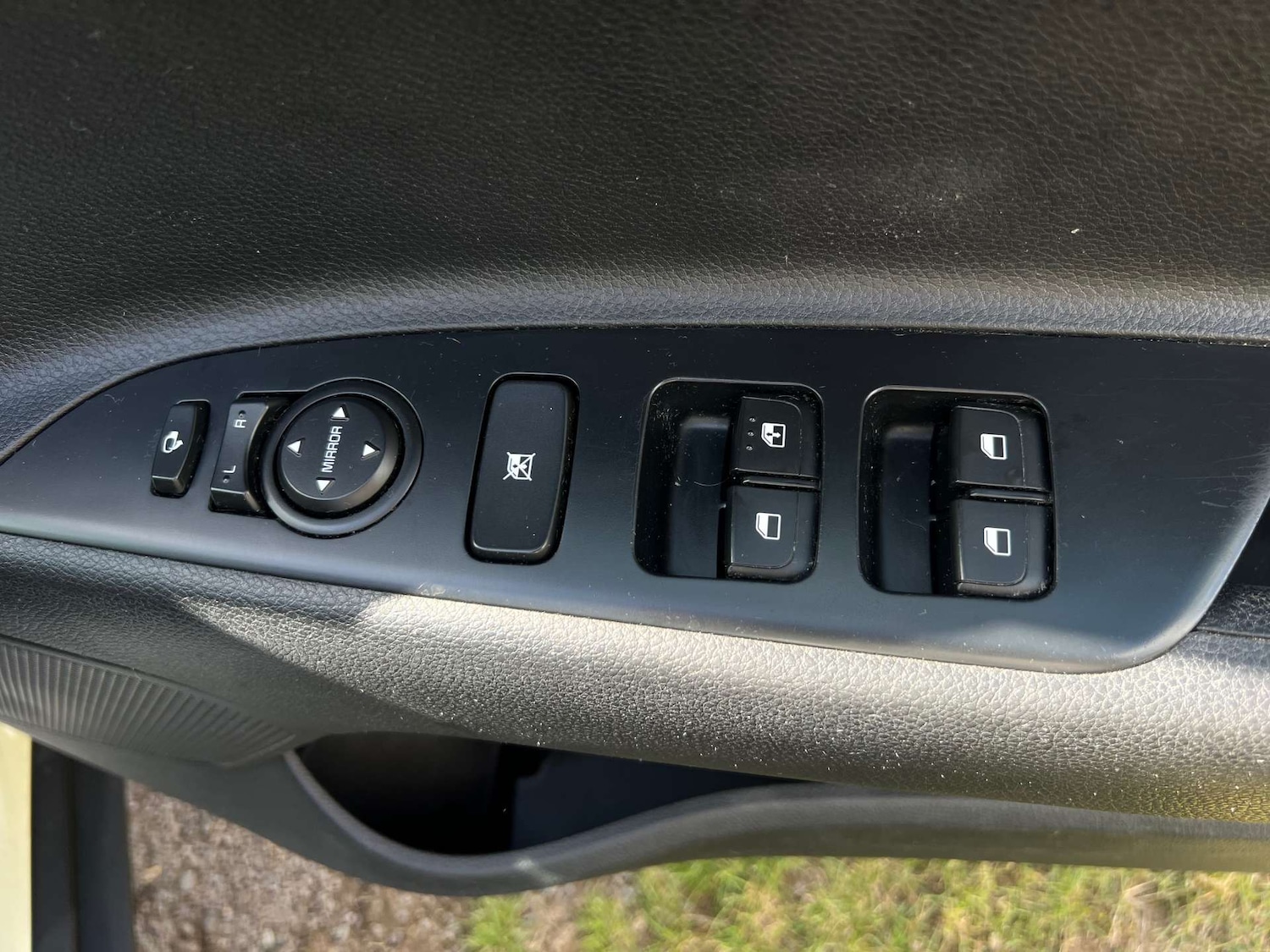 Used Kia Stonic 2018 for sale - 76776963: Photo 16