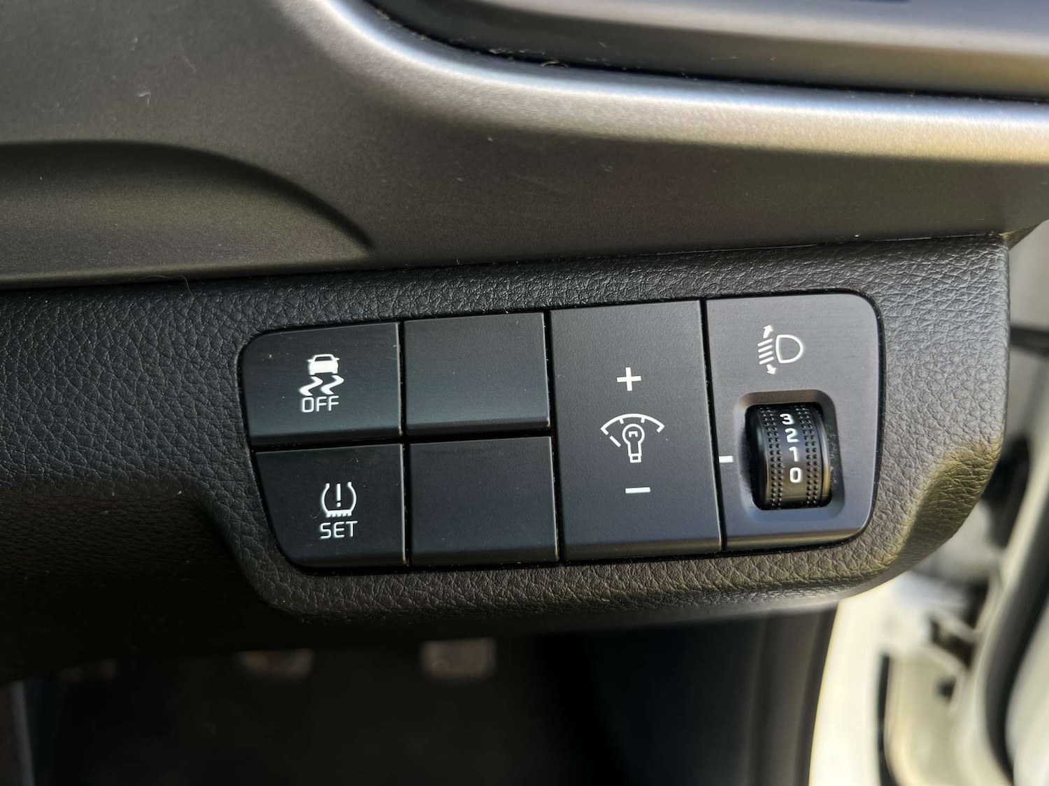 Used Kia Stonic 2018 for sale - 76776963: Photo 24