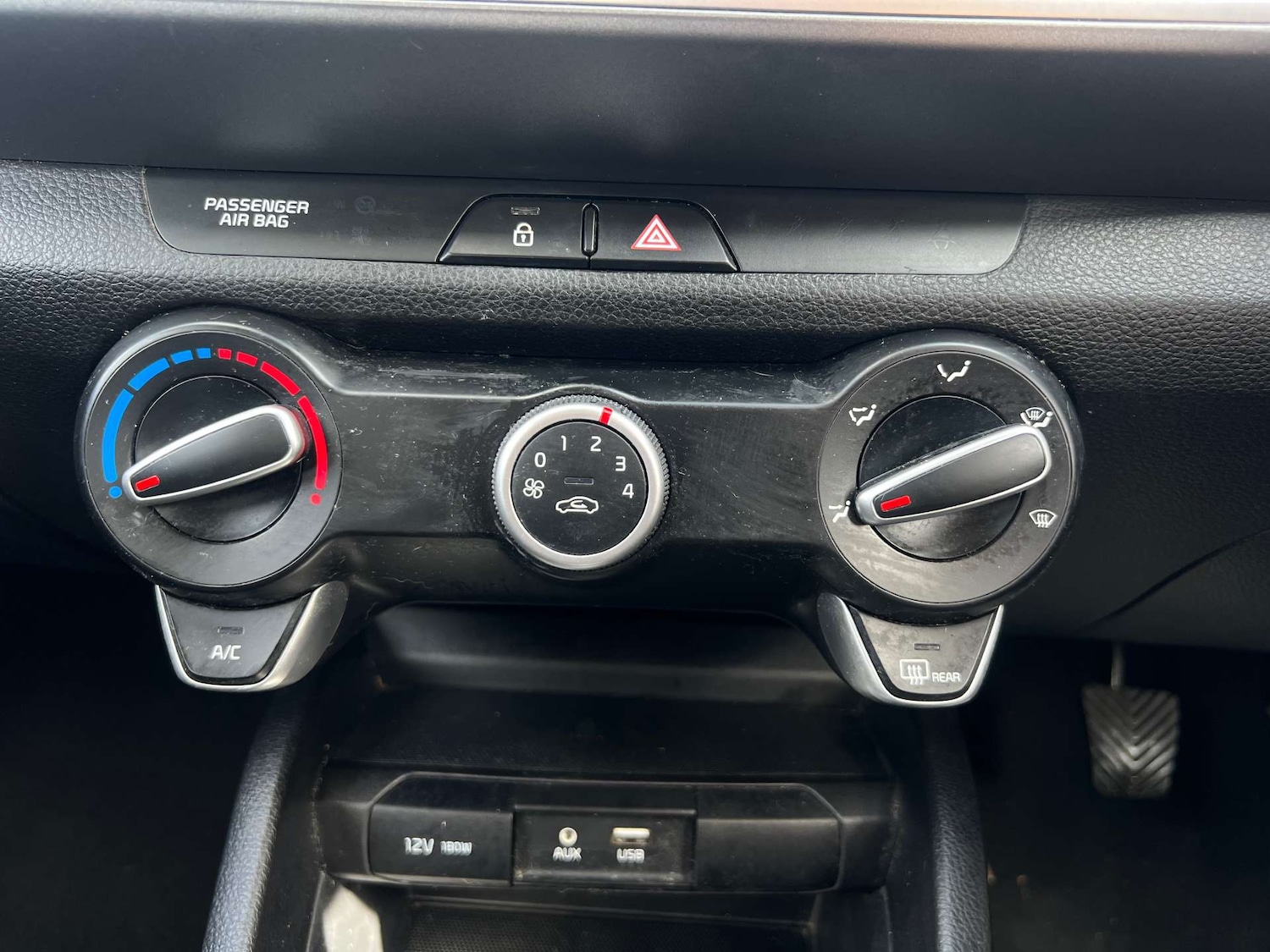 Used Kia Stonic 2018 for sale - 76776963: Photo 36