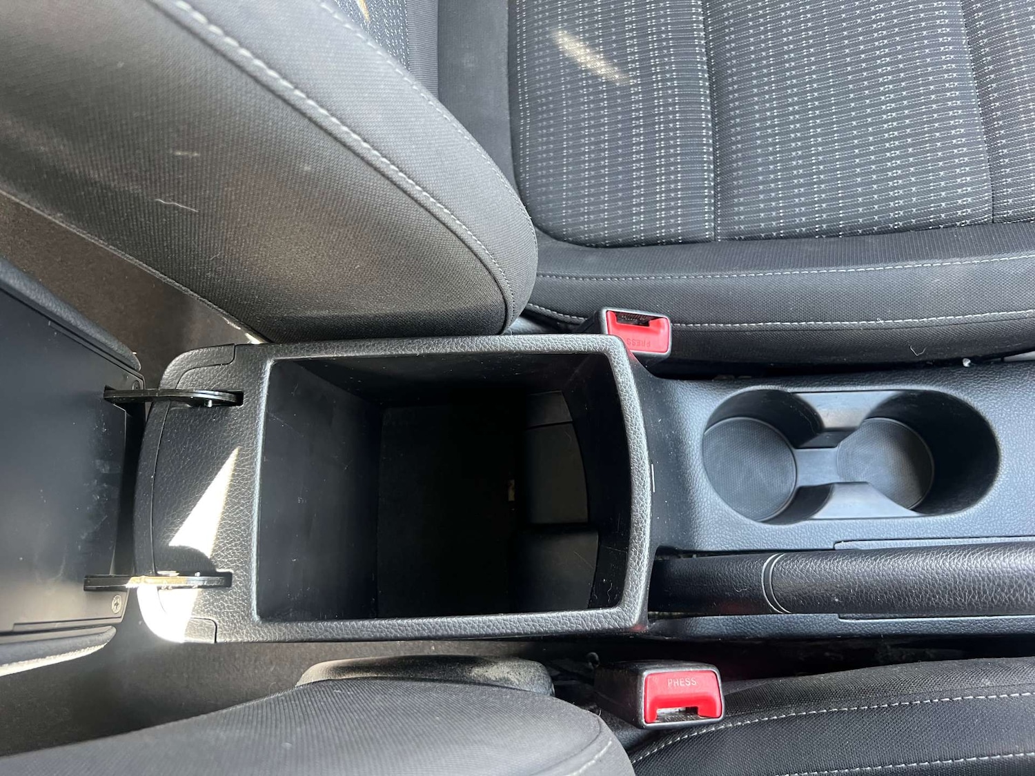 Used Kia Stonic 2018 for sale - 76776963: Photo 42