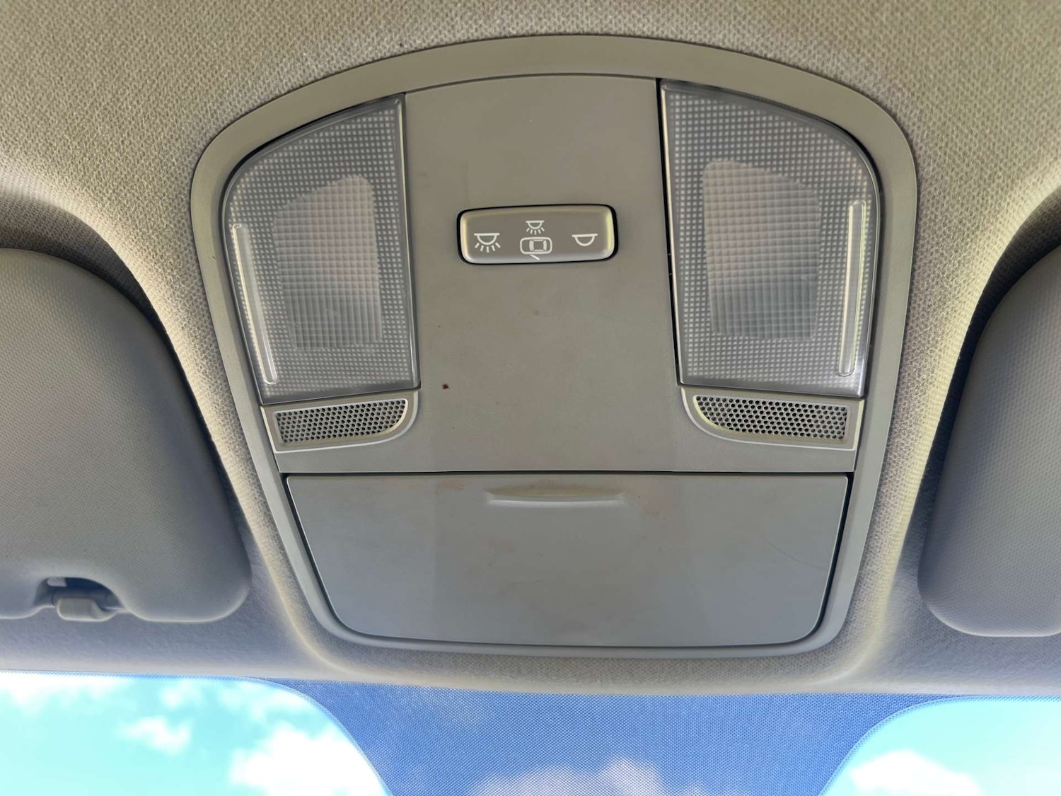 Used Kia Stonic 2018 for sale - 76776963: Photo 49