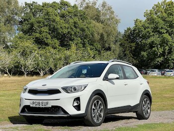 Used Kia Stonic 2018 for sale - 76776963: Photo