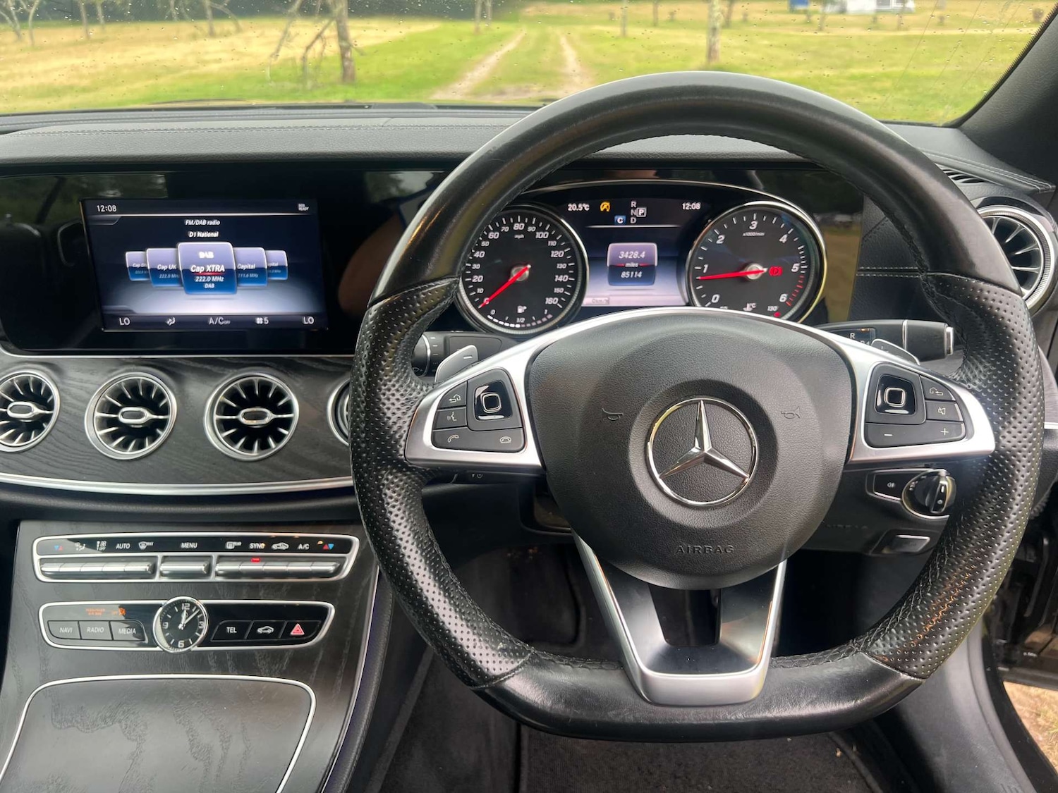 Used Mercedes-Benz E Class 2018 for sale - 76776921: Photo 2