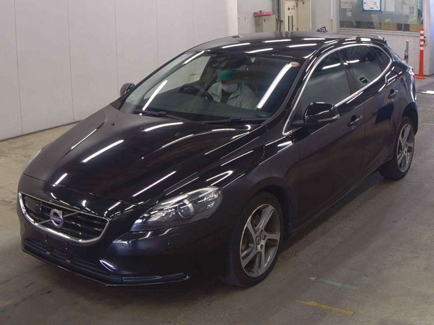 Used Volvo V40 2016 for sale - 77850620: Photo 3