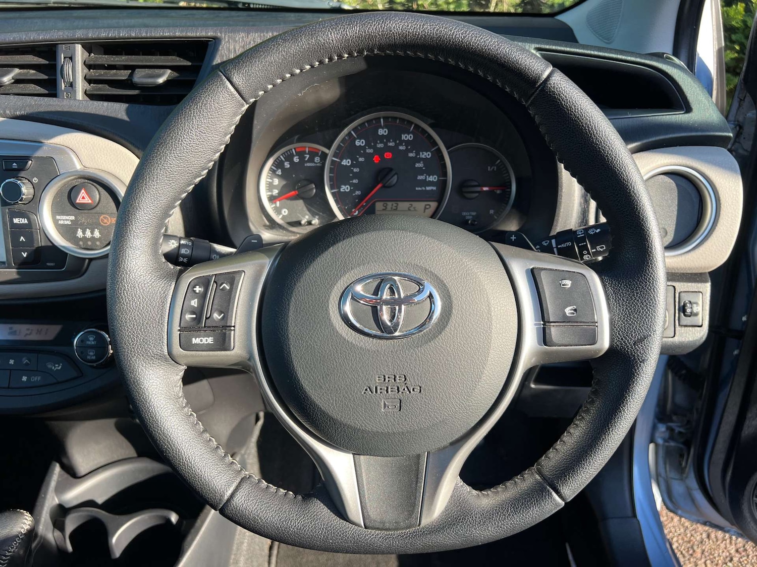 Used Toyota Yaris 2012 for sale - 77581078: Photo 25