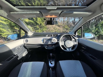 Used Toyota Yaris 2012 for sale - 77581078: Photo