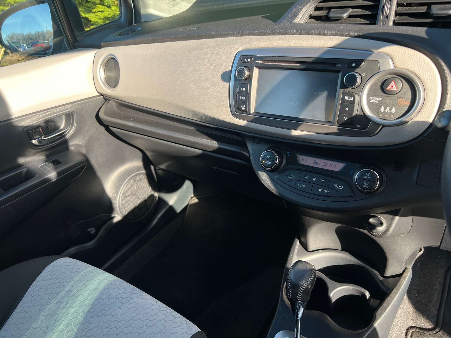 Used Toyota Yaris 2012 for sale - 77581078: Photo 32