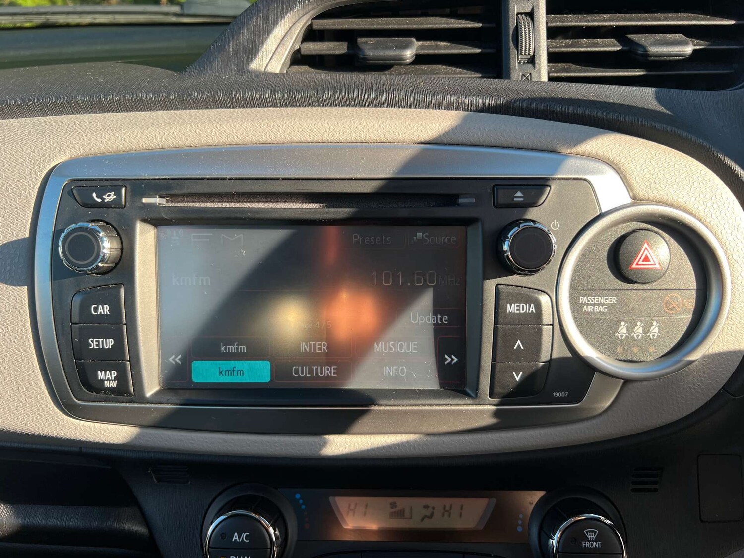 Used Toyota Yaris 2012 for sale - 77581078: Photo 44