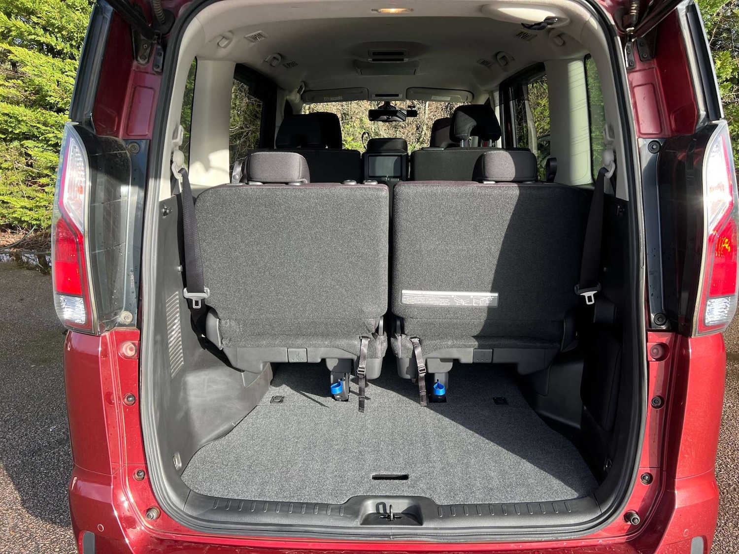 Used Nissan Serena 2017 for sale - 76983897: Photo 13